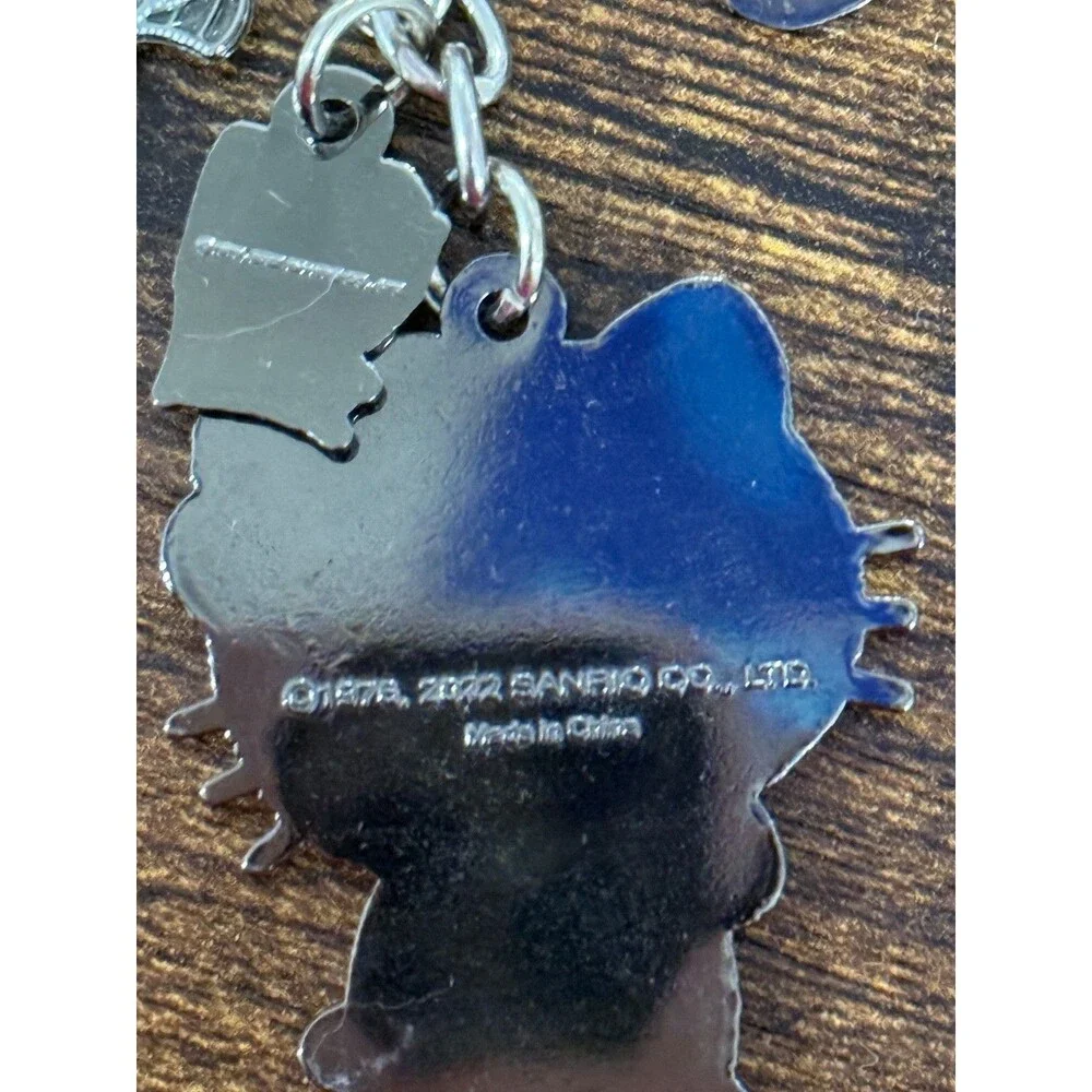Universal studios EXCLUSIVE limited edition hello kitty key chain, I never even
